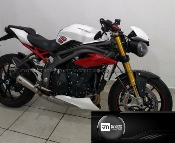 Lote 017 - TRIUMPH SPEED TRIPLE R BRANCA 2017