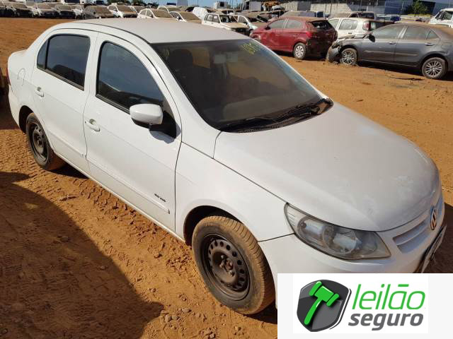 LOTE 036 VOLKSWAGEN/VOYAGE 1.0 1.0 TOTAL FLEX 2013  