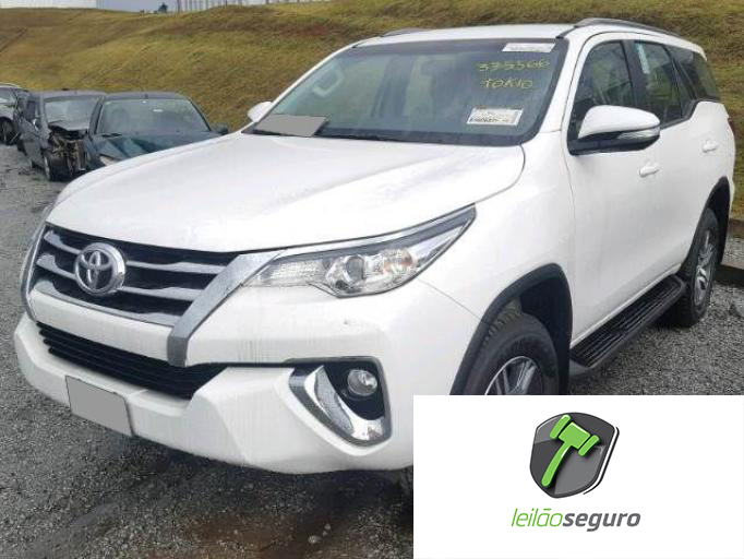 LOTE 022 - TOYOTA HILUX SW4 2017