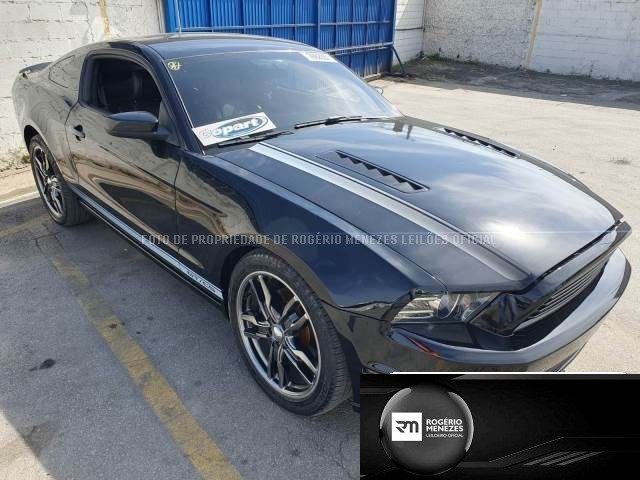 FORD MUSTANG